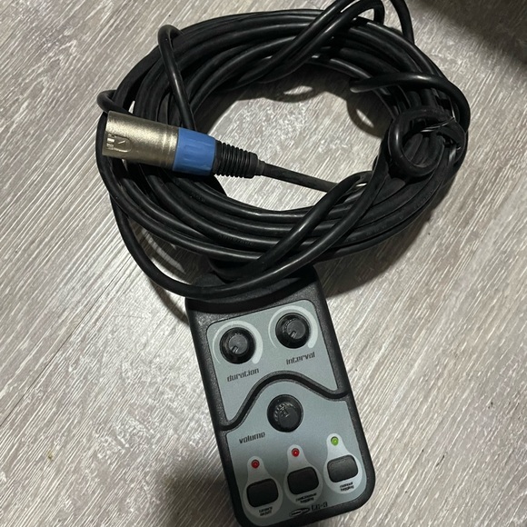 Controller For For Machines Showtec , with volume control . - Picture 6 of 6